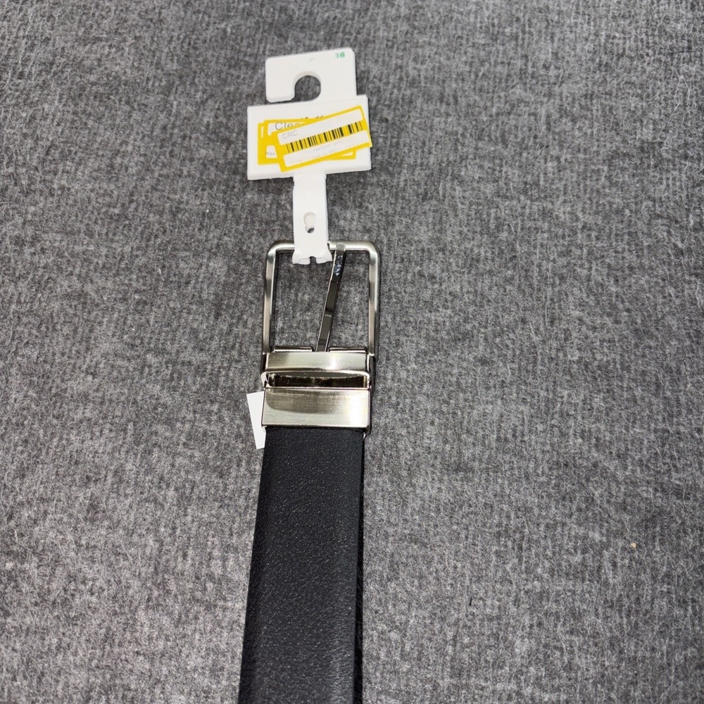Goodfellow men's reversible faux leather belt‎ Size Medium 32-36 NEW